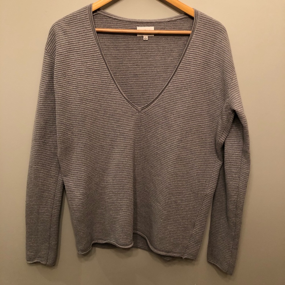 Aritzia Brand Wilfred Deep V Light Sweater